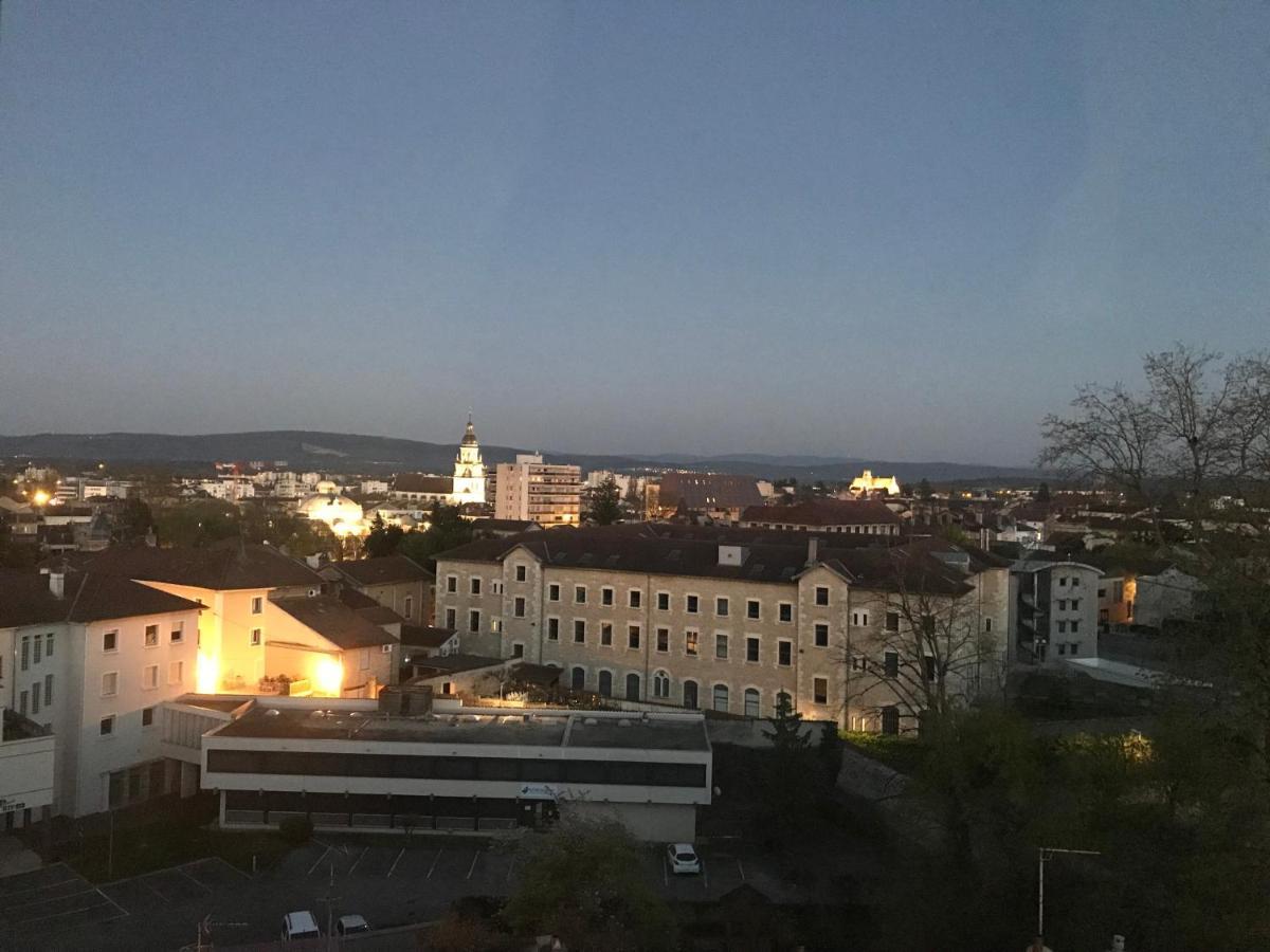 Bel Appartement Renove, Spacieux Et Lumineux Bourg-en-Bresse Exteriör bild